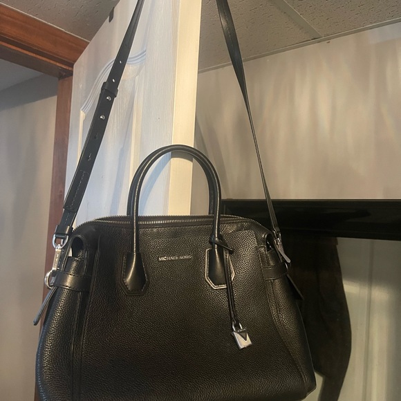 Purses - Picture 3 of 7